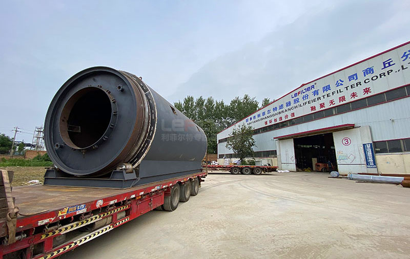 生活垃圾煉油設備裝車發(fā)出