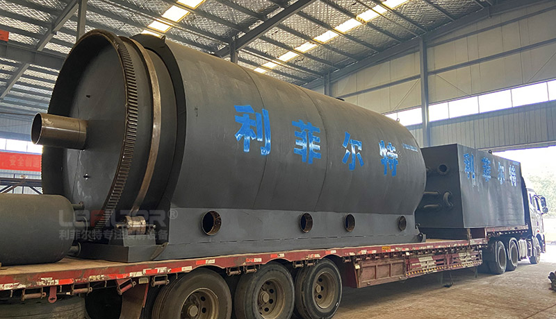 廢輪胎煉油設(shè)備裝車實(shí)拍