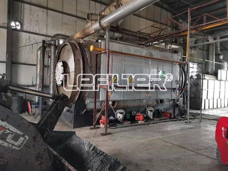 油泥熱裂解煉油設(shè)備現(xiàn)場(chǎng)